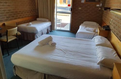 Corowa Hotel | Corowa Golf Club Motel