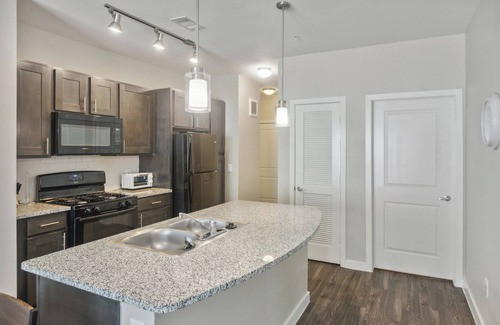 Willowbrook Apartment | Corporate I Free Parking I Properties by Preston