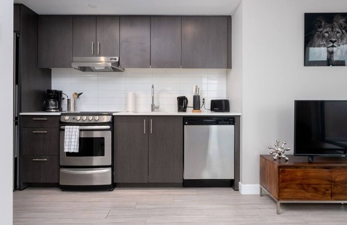North Central Edmonton Apartment | Corporate Stays Hendrix Aparments