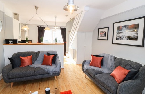 Trearddur Bay Cottage | CORVETTE, family friendly, country holiday cottage in Trearddur Bay