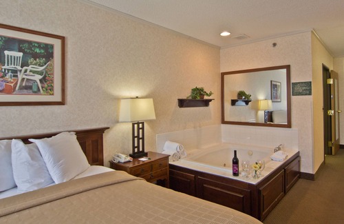 Coshocton Hotel | Coshocton Village Inn and Suites