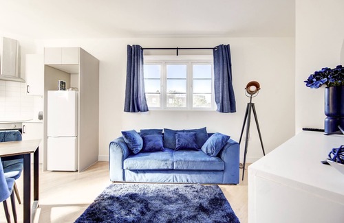 Coldharbour Apartment | Cosy 2 Bedroom Apartment in Brixton with Wi-Fi and fast route to Central London