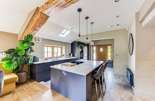 Congleton Cottage | Cosy 2 bedroom cottage in Cheshire countryside with a modern design