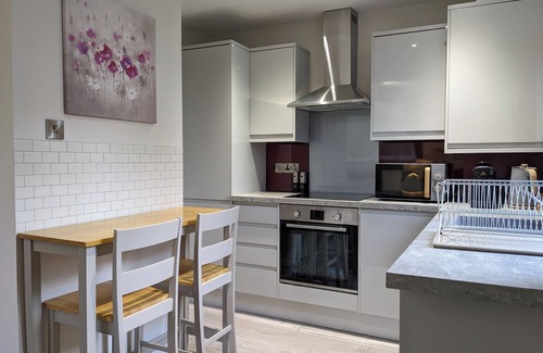 Dunfermline Apartment | Cosy 2 bedroom first floor flat in Dunfermline City Centre