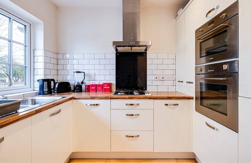 Wigan House | Cosy 2 Bedroom Home in Wigan