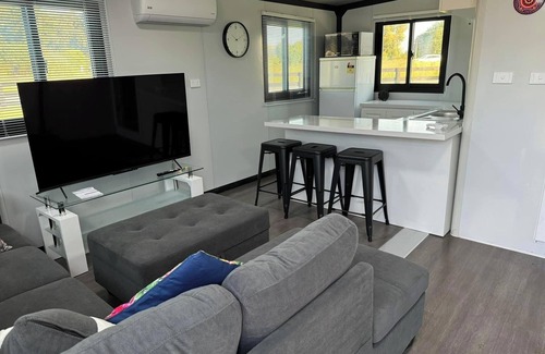 Ngaruawahia House | Cosy 2 bedroom tiny home in the beautiful cityof Waikato