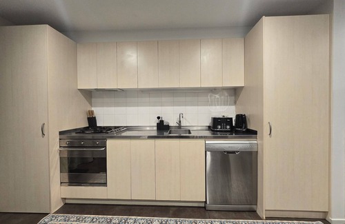 Wanaka Apartment | Cosy 2BR Wanaka Apartment – Roy’s Peak View, 10 minutes to Lakefront
