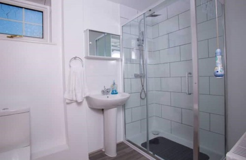 Wellingborough House | Cosy 3bedroom home in Wellingborough 1.5 bathroom