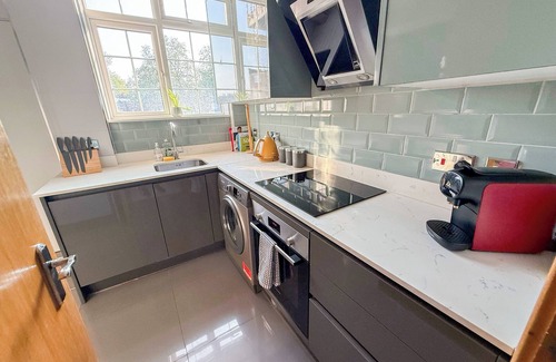 St. Johns Wood Apartment | Cosy 4-Bed, 2-Bath flat with AC near Hyde Park, Paddington, Marylebone