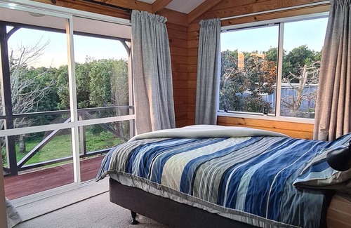 Ohauiti Cottage | Cosy and Quiet Rural Cottage Close to the City