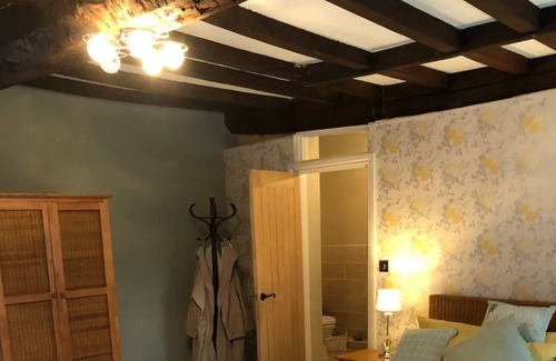 Cutnall Green House | Cosy Annexe in semi rural barn conversion. Beautiful location.
