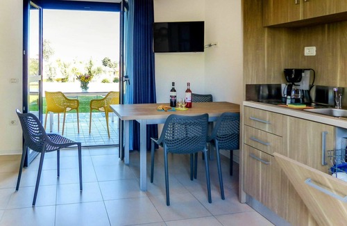 Cavalcaselle Apartment | Cosy apartment for 6 people with pool, WIFI, A/C, TV, terrace and parking