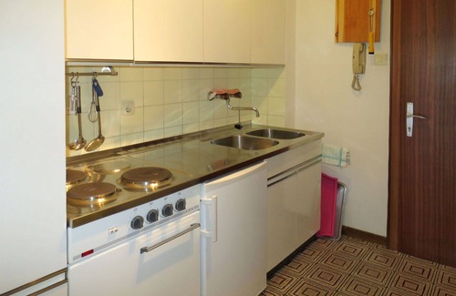 Augsdorf Apartment | Cosy apartment for 4 guests with TV, balcony and parking