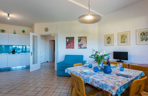 Rosignano Marittimo Apartment | Cosy apartment for 4 guests with pool, WIFI, A/C, TV, balcony and parking