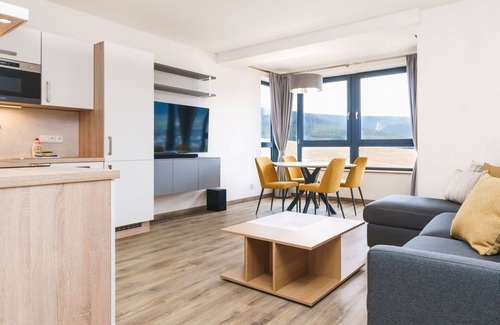 Loucna Pod Klinovcem Apartment | Cosy apartment for 6 people with WIFI, TV, balcony and parking