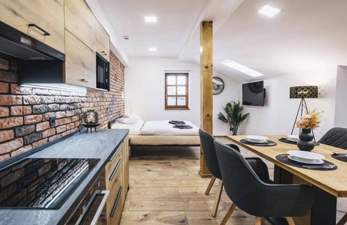 Jindrichuv Hradec Apartment | Cosy apartment for 4 people with WIFI, A/C, TV and parking