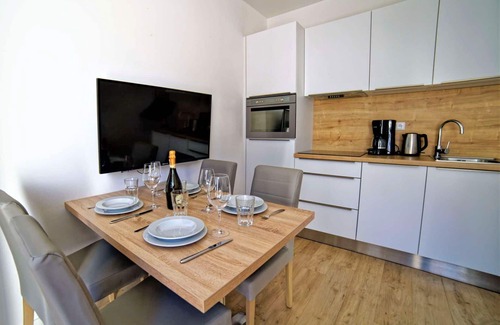 Lojzova Paseka Apartment | Cosy apartment for 2 guests with WIFI, TV, terrace and pets allowed