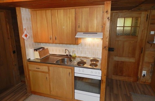 Lauenen Apartment | Cosy apartment for 2 people with balcony