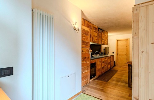 Pinzolo Apartment | Cosy apartment for 2 people with WIFI, TV and parking