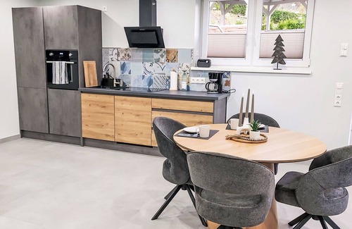 Luegde Apartment | Cosy apartment for 2 people with WIFI, TV, terrace, pets allowed and parking
