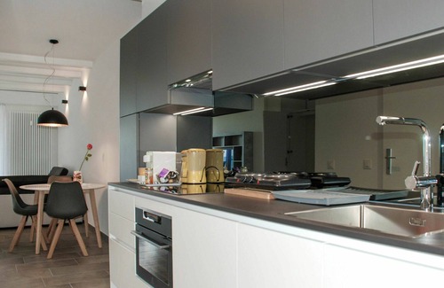 Lugano Apartment | Cosy apartment for 3 people with pool, WIFI, TV, terrace and panoramic view