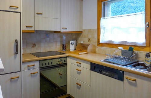 Martisberg Apartment | Cosy apartment for 4 guests with WIFI, TV, balcony, pets allowed and panoramic view