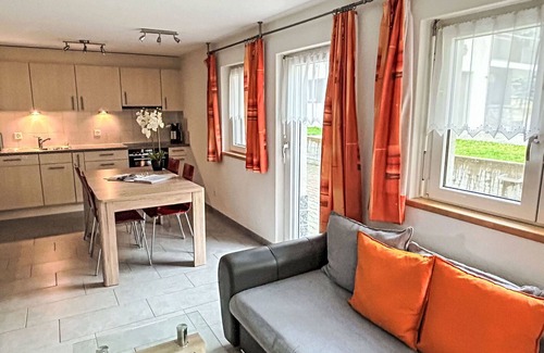 Saas Grund Apartment | Cosy apartment for 4 guests with WIFI, TV, patio, pets allowed, panoramic view and parking
