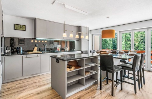 Chermignon Apartment | Cosy apartment for 4 guests with WIFI, TV and balcony