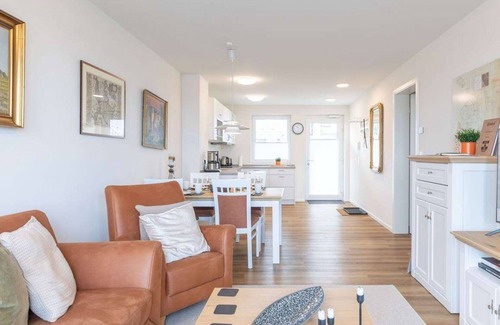 Nordstrand Apartment | Cosy apartment for 4 people with WIFI, TV, balcony, pets allowed and parking