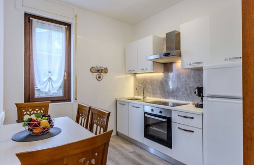 Dorio Apartment | Cosy apartment for 4 people with WIFI, TV, balcony and panoramic view