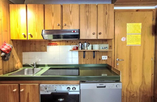 Marilleva Apartment | Cosy apartment for 5 guests with WIFI, TV, patio and parking