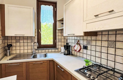 Savona Apartment | Cosy apartment for 5 guests with WIFI, TV, patio, pets allowed, panoramic view and parking