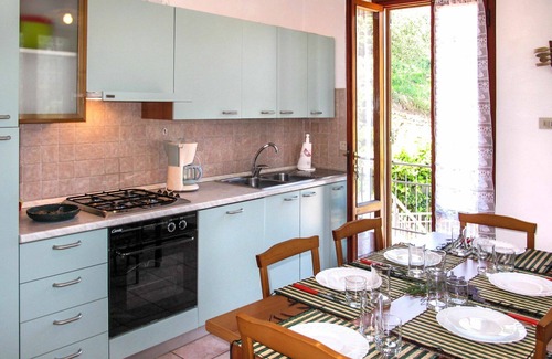 Santa Lucia Apartment | Cosy apartment for 5 guests with WIFI, TV, terrace and parking