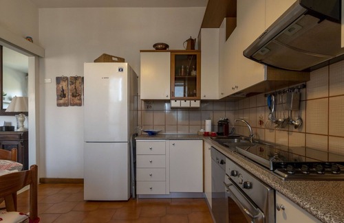 Peretola Apartment | Cosy apartment for 5 people with WIFI, A/C, TV, terrace, panoramic view and parking