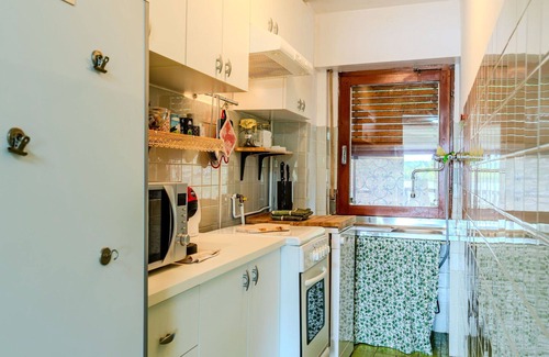 Monvalle Apartment | Cosy apartment for 5 guests with WIFI, pool, TV, balcony, pets allowed and parking