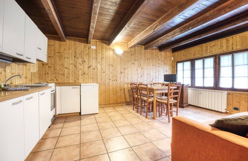 Macugnaga Apartment | Cosy apartment for 6 guests with TV, balcony, pets allowed and panoramic view