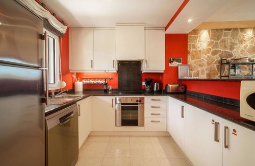 Cala Romantica Apartment | Cosy apartment for 6 people with pool, A/C, hot tub, TV, terrace and parking