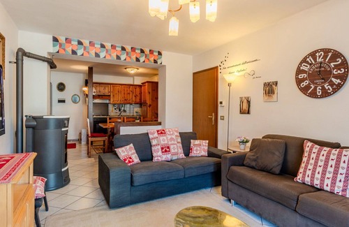 Ragoli Apartment | Cosy apartment for 6 people with WIFI, TV, balcony and parking