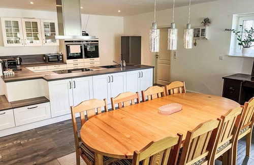 Hemmoor Apartment | Cosy apartment for 7 guests with WIFI, TV, terrace and parking