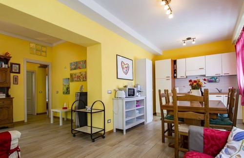 Marliana Apartment | Cosy apartment for 7 people with pool, WIFI, TV, terrace, pets allowed and parking