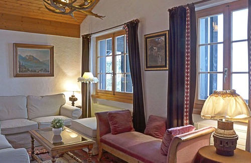 Wengen Apartment | Cosy apartment for 7 people with WIFI, TV and balcony