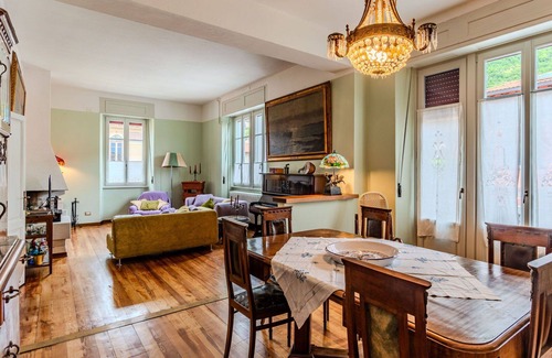 Azzano Apartment | Cosy apartment for 8 people with WIFI, A/C, TV and patio
