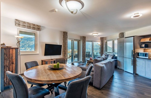 Annenheim Apartment | Cosy apartment for 3 people with WIFI, TV, balcony and parking