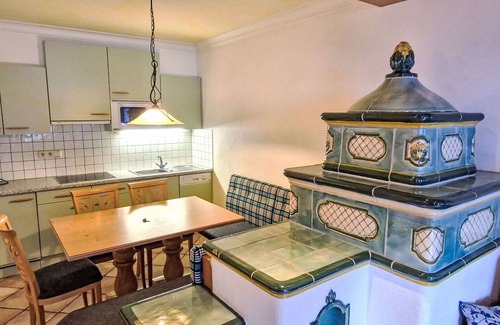 Sankt Anton am Arlberg Apartment | Cosy apartment for 4 guests with WIFI, TV, balcony, pets allowed and parking