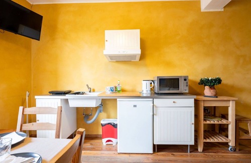 Cortemilia Apartment | Cosy apartment for 6 guests with pool, WIFI, TV, terrace, pets allowed and parking