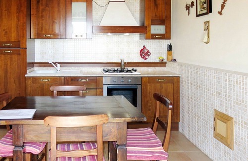 Cossombrato Apartment | Cosy apartment for 7 guests with pool, WIFI, TV, patio, pets allowed and parking