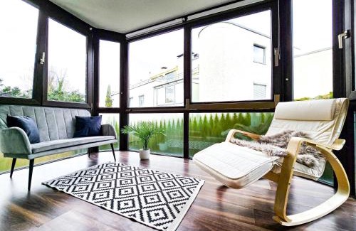 Pforzheim Apartment | COSY-Apartment - Glazed Balkony & Carport, 70m2