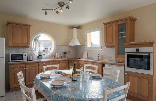 Kerlouan House | Cosy apartment in villa for 5 people with TV and terrace