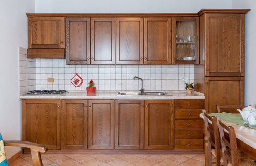 Bolsena Villa | Cosy apartment in villa for 5 guests with WIFI, pool, TV, terrace, pets allowed and parking