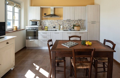 Larciano House | Cosy apartment in villa for 2 guests with pool, A/C, WIFI, TV and parking